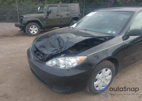 2005 Toyota Camry Std z USA, uszkodzony, nr VIN 4T1BE32K85U045449